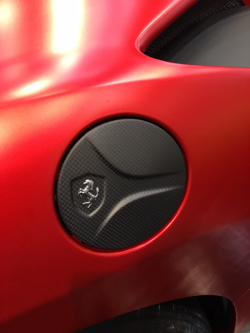 CAPRISTO Ferrari 488 - Carbon Gas Cap (2018+) Matte