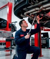 Mechanic tuning high-rev exhaust system